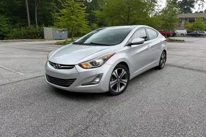 2015 Hyundai Elantra — a typically priced live listing
