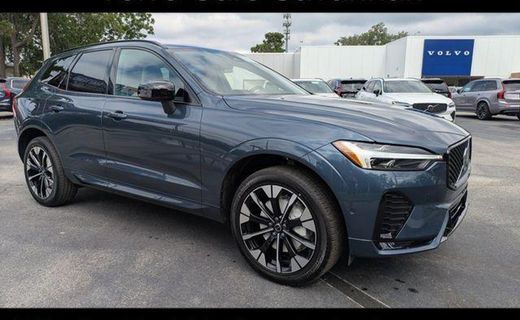 2026 Volvo XC60 Plus Dark