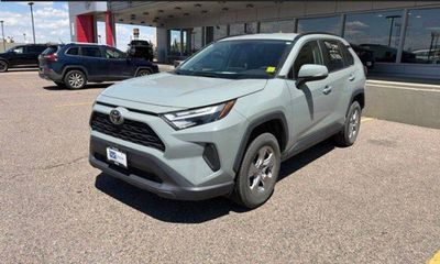 2022 Toyota RAV4 XLE