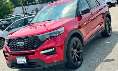 2022 Ford Explorer ST