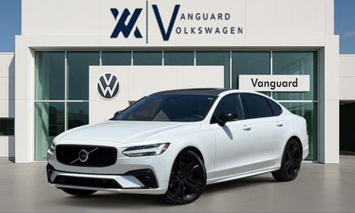 2022 Volvo S90 R Design