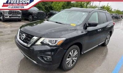 2020 Nissan Pathfinder SV