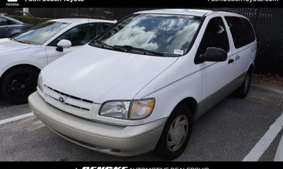 1999 Toyota Sienna LE XLE