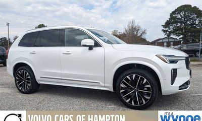 2025 Volvo XC90 Plus