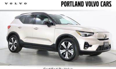 2023 Volvo XC40 Plus Dark