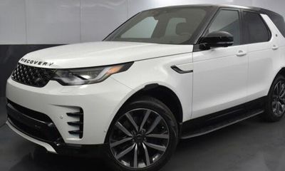 2023 Land Rover Discovery S R Dynamic