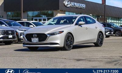 2022 Mazda MAZDA3 Premium Package