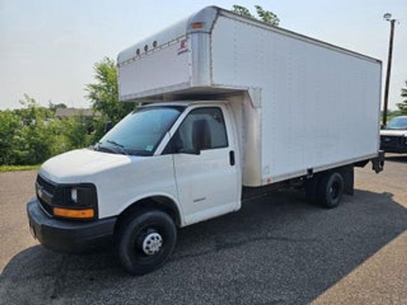 2009 Chevrolet Express — a typically priced live listing