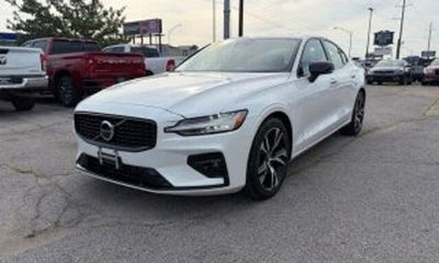 2023 Volvo S60 Plus Dark