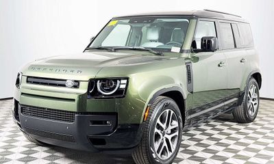 2026 Land Rover Defender 110 SE