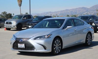 2020 Lexus ES 300H Premium