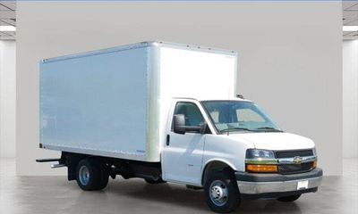 2025 Chevrolet Express 3500 Cutaway 139