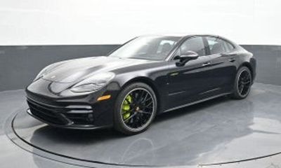 2023 Porsche Panamera 4S E Hybrid