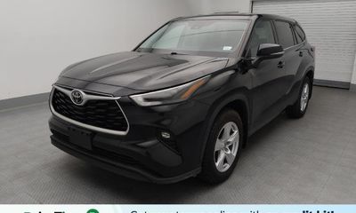 2022 Toyota Highlander LE
