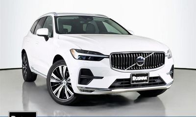 2023 Volvo XC60 Plus Bright