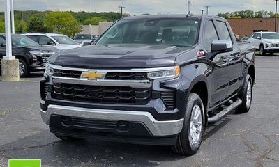 2023 Chevrolet Silverado LT
