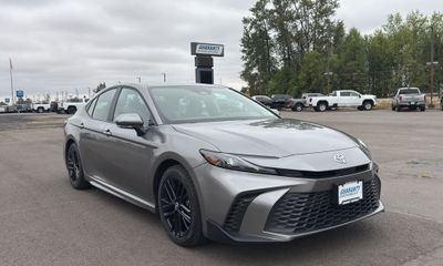 2025 Toyota Camry SE