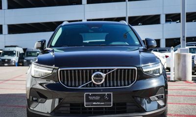 2023 Volvo XC40 Ultimate Bright