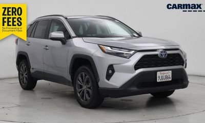 2024 Toyota RAV4 XLE Premium