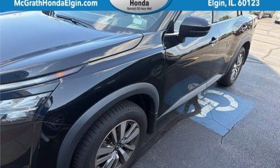 2022 Nissan Pathfinder SL