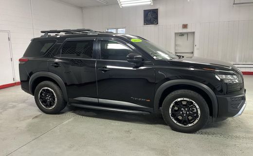 2023 Nissan Pathfinder SV