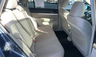 2013 Subaru Outback Premium M R