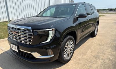 2026 GMC Acadia Denali
