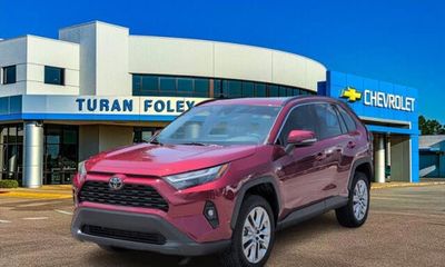 2025 Toyota RAV4 XLE Premium