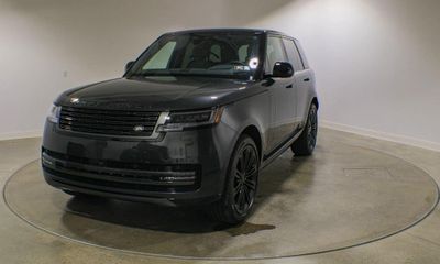 2026 Land Rover Range SE