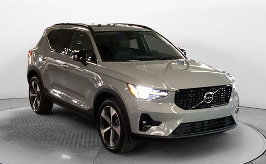 2026 Volvo XC40 Plus Dark