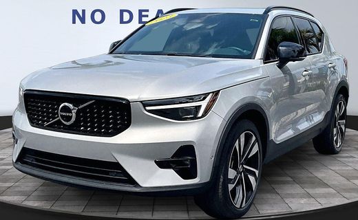 2023 Volvo XC40 Ultimate Dark
