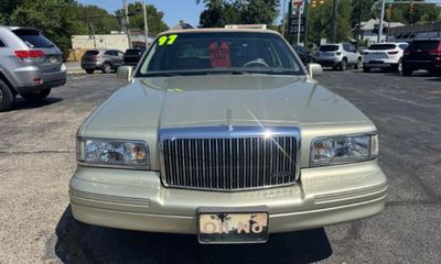 1997 Lincoln Town CAR