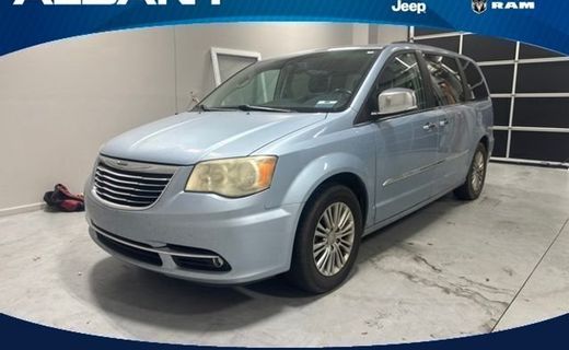 2013 Chrysler Town AND Country