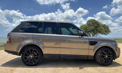 2011 Land Rover Range Sport LUX