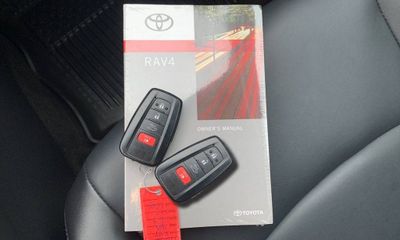2023 Toyota RAV4 XLE Premium
