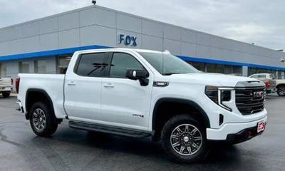2024 GMC Sierra AT4