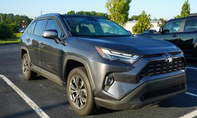 2022 Toyota RAV4 XLE Premium