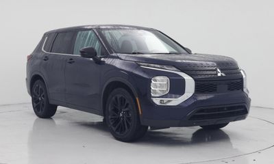 2023 Mitsubishi Outlander SE Black Edition