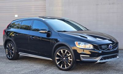 2016 Volvo V60CC SV33 Premier