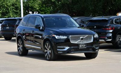 2025 Volvo XC90 Ultra Bright