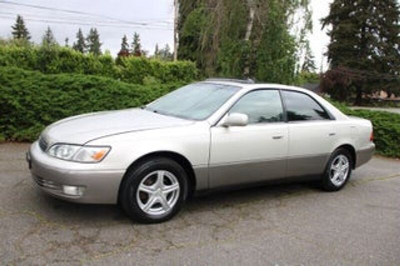 1999 Lexus ES — a typically priced live listing