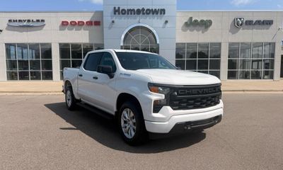 2022 Chevrolet Silverado Custom