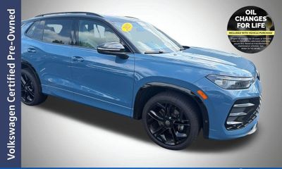 2025 Volkswagen Tiguan 4 Motion SE