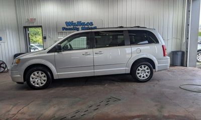 2009 Chrysler Town AND Country LX