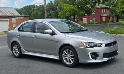 2016 Mitsubishi Lancer ES