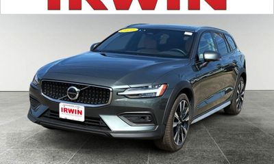 2026 Volvo V60CC Ultra