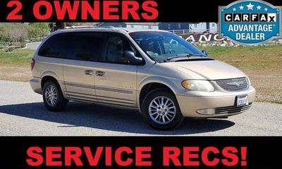 2001 Chrysler Town AND Country Limited