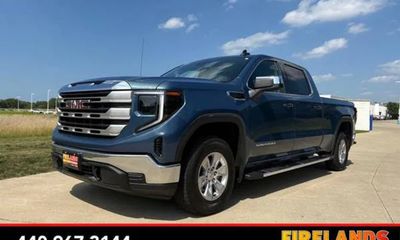 2024 GMC Sierra SLE