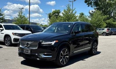 2023 Volvo XC90 Plus Bright