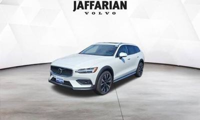 2026 Volvo V60CC Ultra